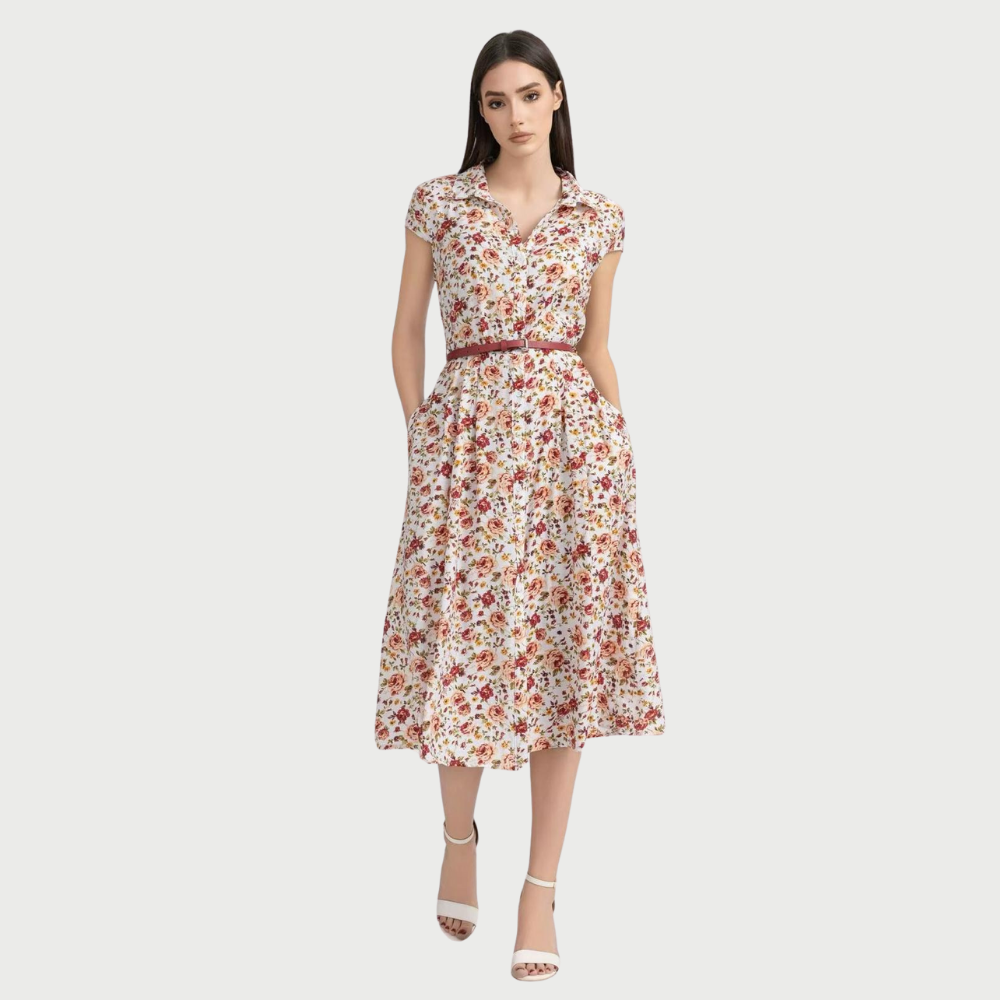 Robe ornée de fleurs